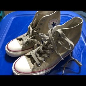 Converse woman’s size 7 built in heel